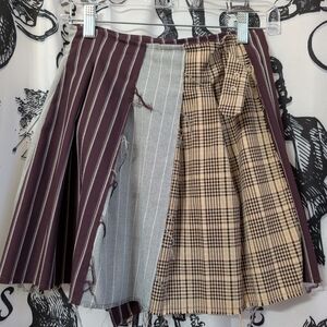 GB High Rise Contrast Print Pleated Skirt Medium